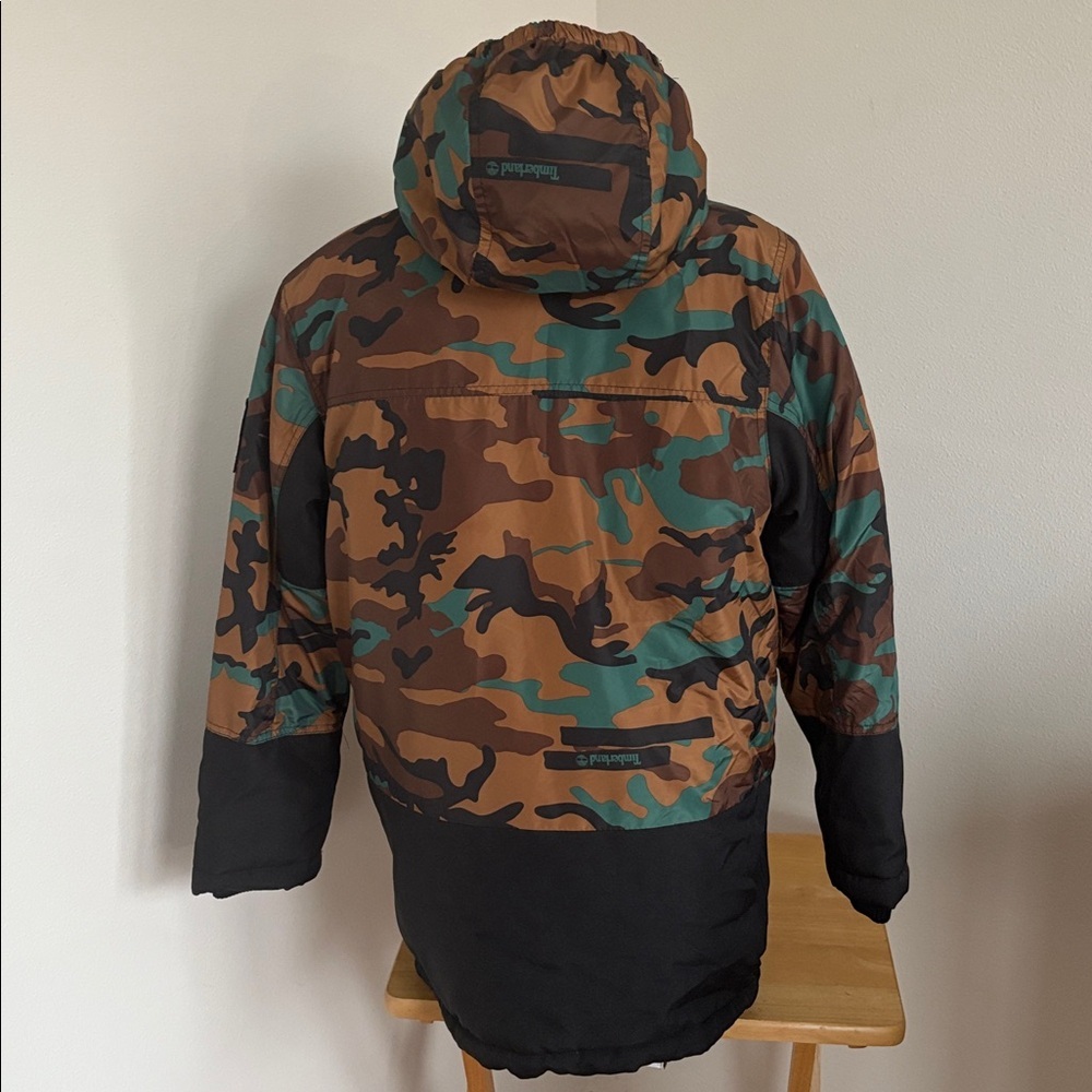 Timberland Kids Green and Brown Camouflage Puffer Jacket Size Large - Picture 2 of 10